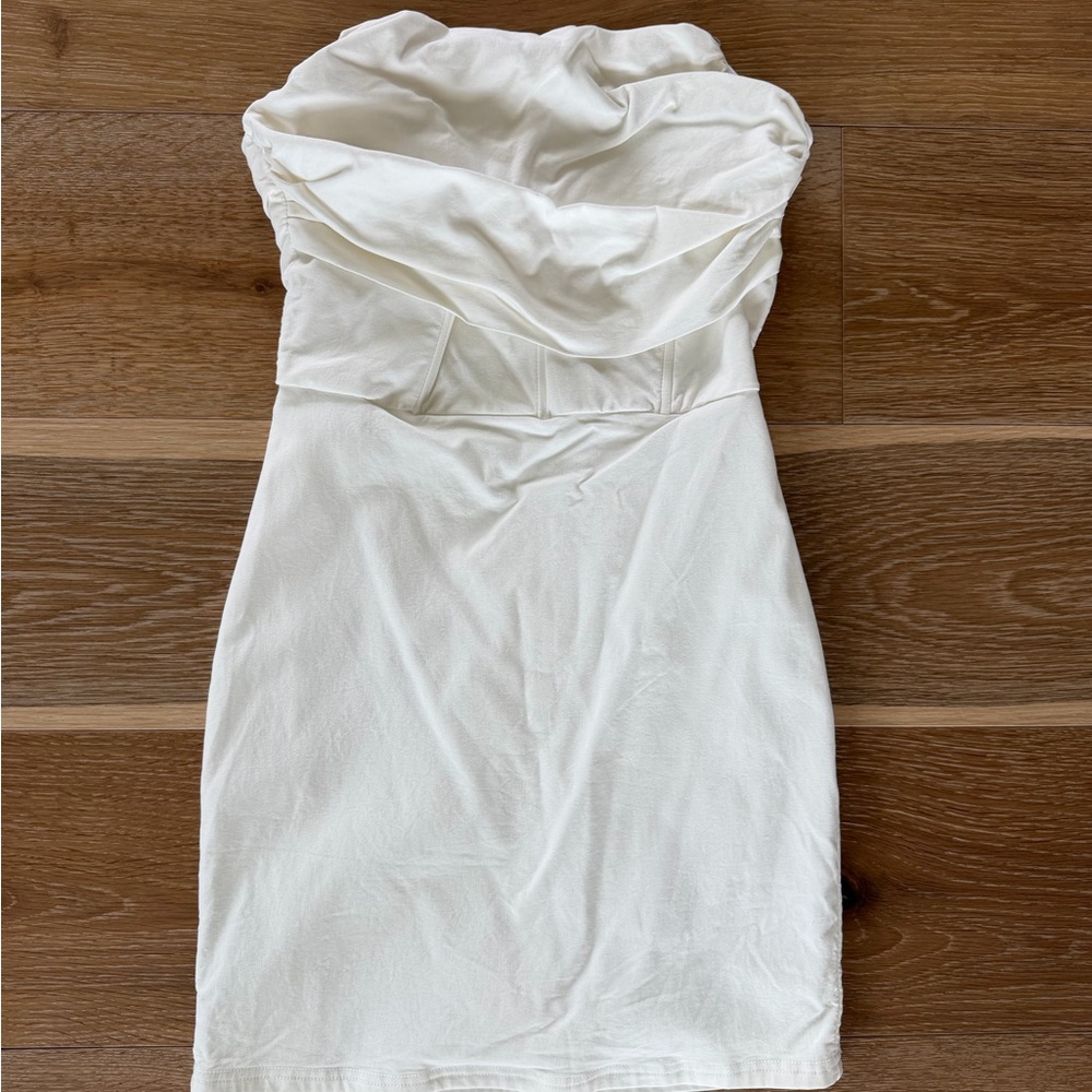 Francesca’s Mi Ami Strapless White Bridal Dress